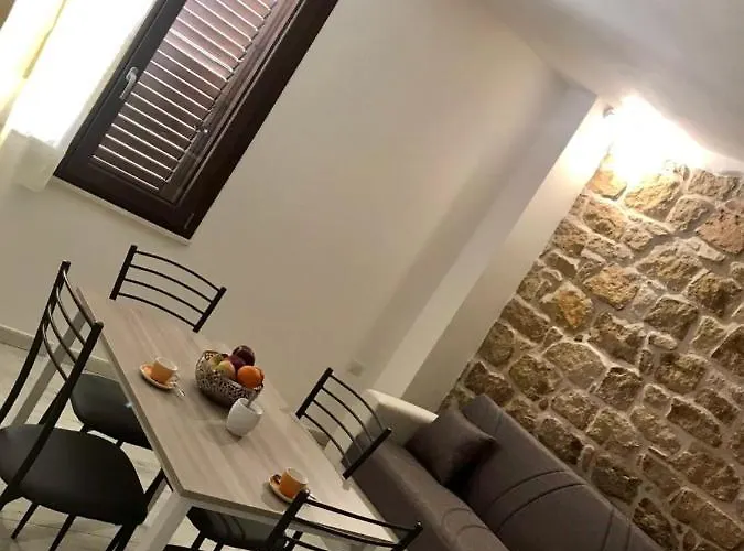 Via Cala Sisine * 圣玛丽亚纳瓦雷
